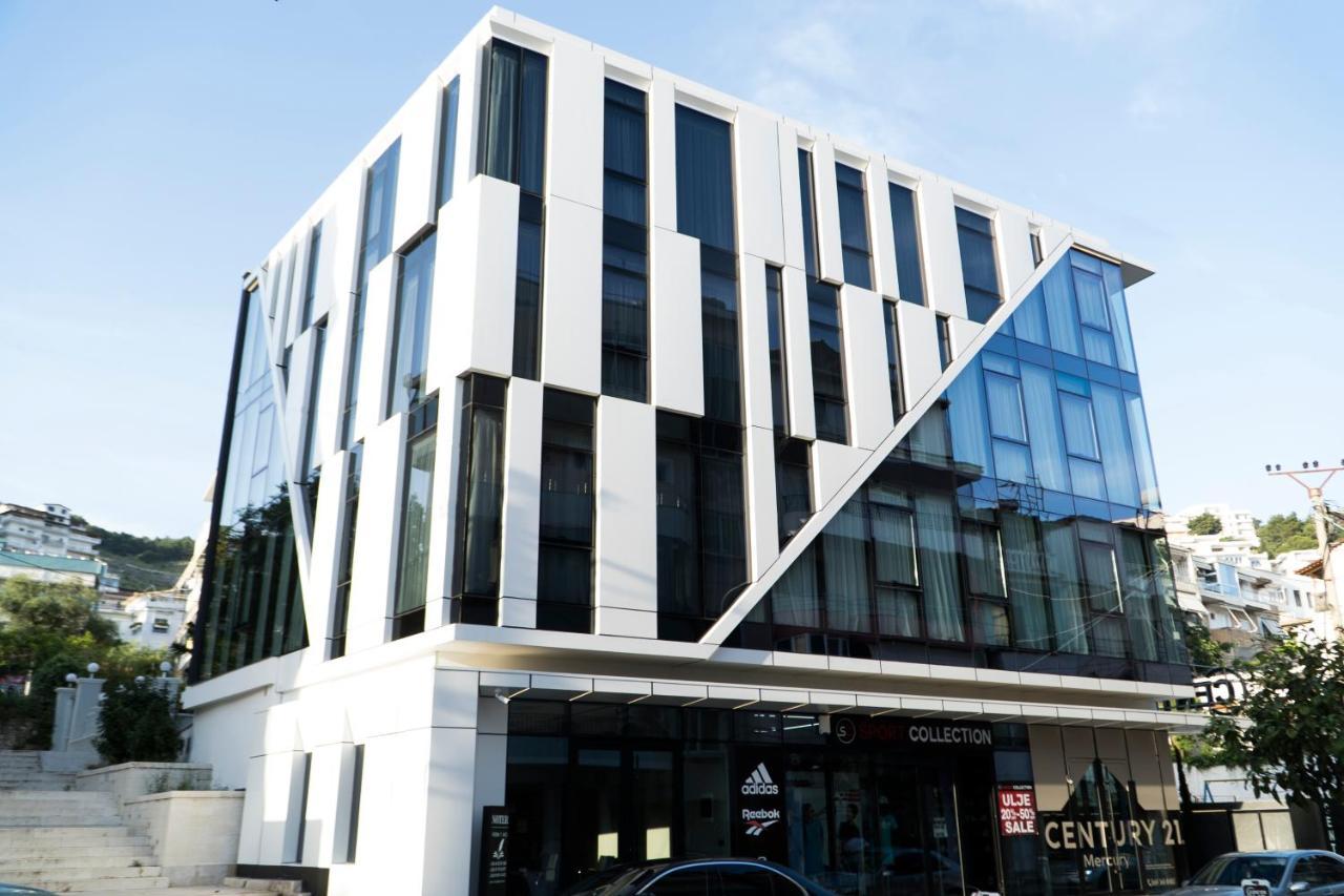 Center Hotel ساراندا المظهر الخارجي الصورة