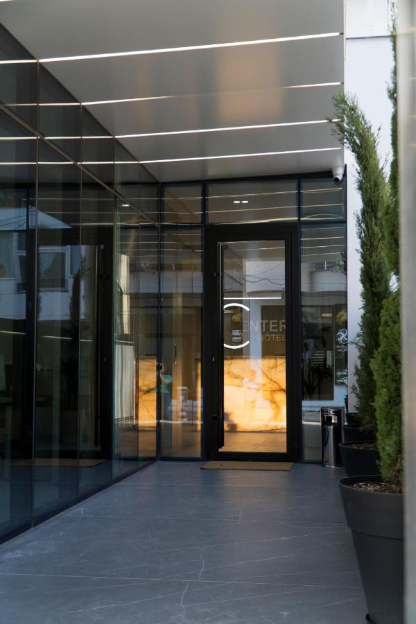 Center Hotel ساراندا المظهر الخارجي الصورة